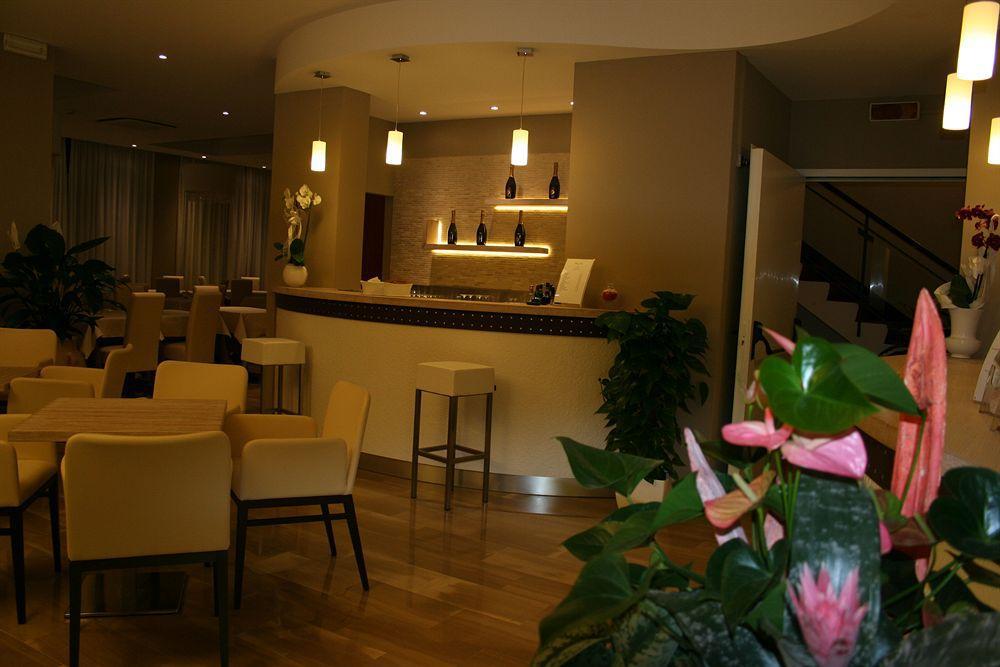 Hotel Lalla Beauty & Relax Cesenatico Exterior photo