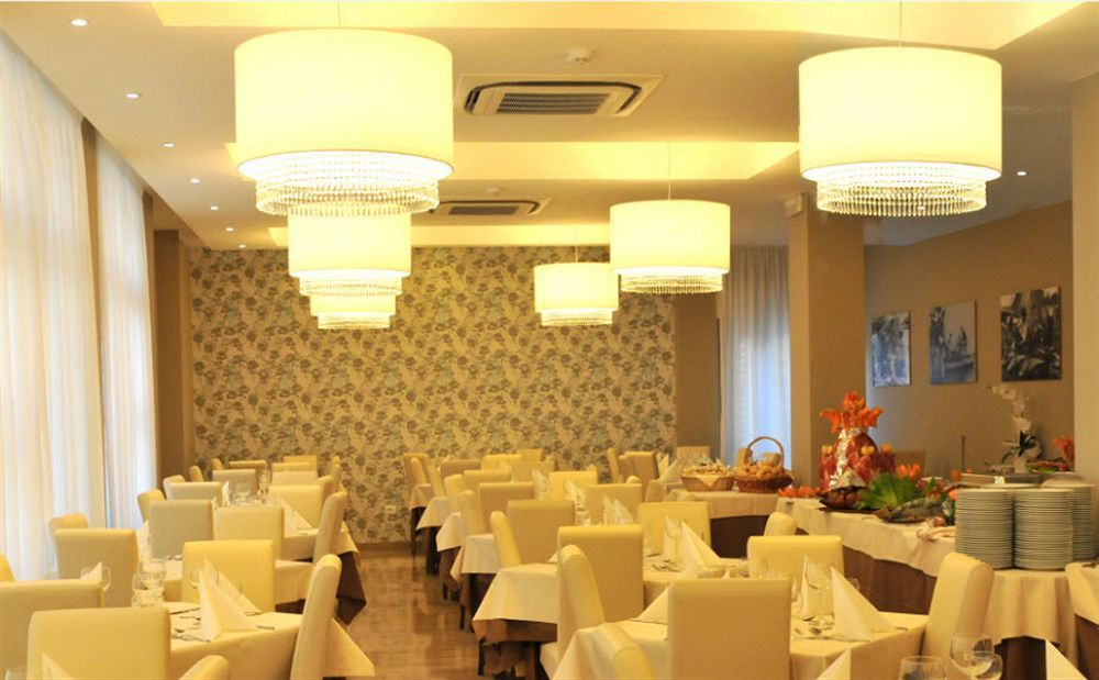 Hotel Lalla Beauty & Relax Cesenatico Exterior photo